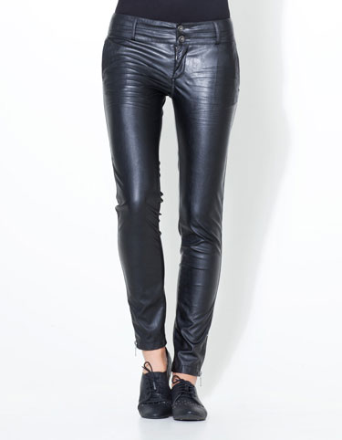 Pantalón pitillo polipiel