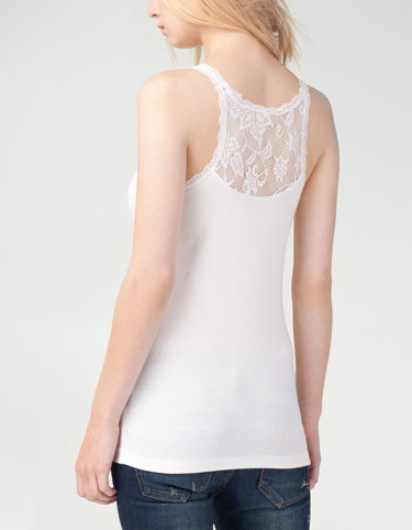 Camiseta canalé con puntilla