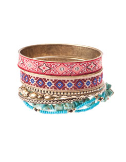 Conjunto de oito pulseiras folk