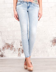 Calça jeans com pespontos básicas