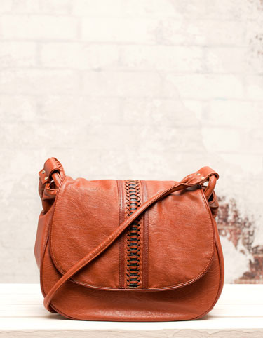 Bolso bandolera con detalle tramado