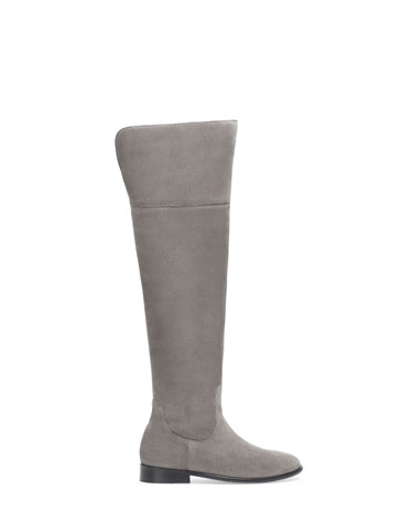 Bota plana caña alta serraje