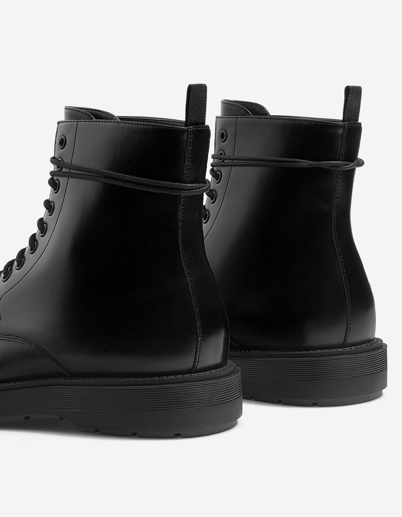 stradivarius mid heel boots in black
