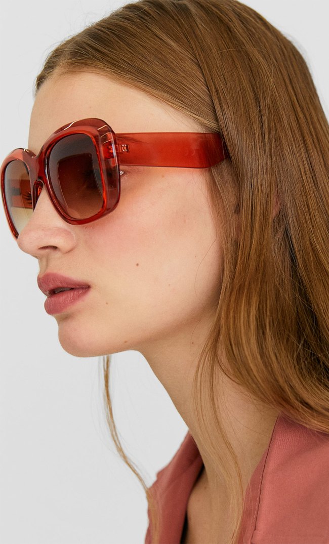 Солнечные очки в пластмассовой оправе в стиле 70-х