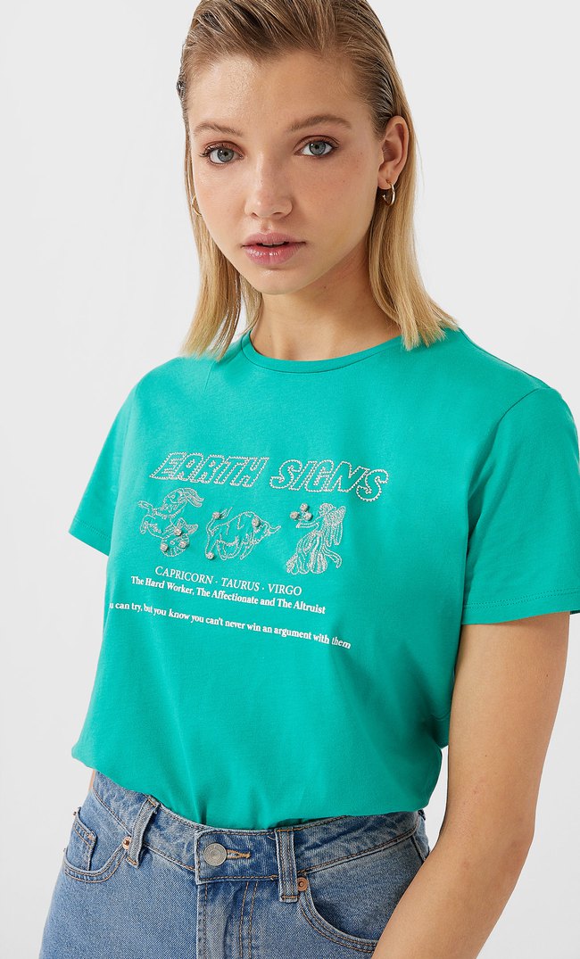 Футболка «Знаки зодиака» с декоративными деталями