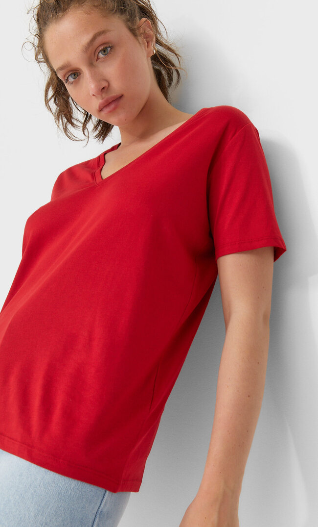 Stradivarius Basic V-Neck T-Shirt Red M