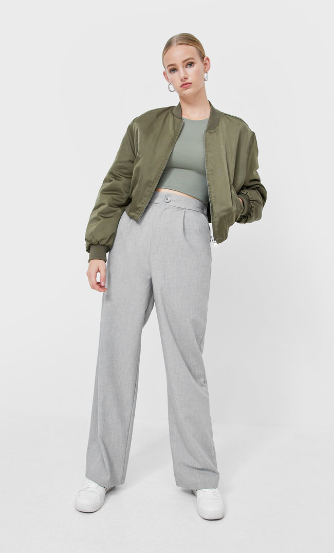 Stradivarius Krótki Top Z Poliamidu. Khaki M