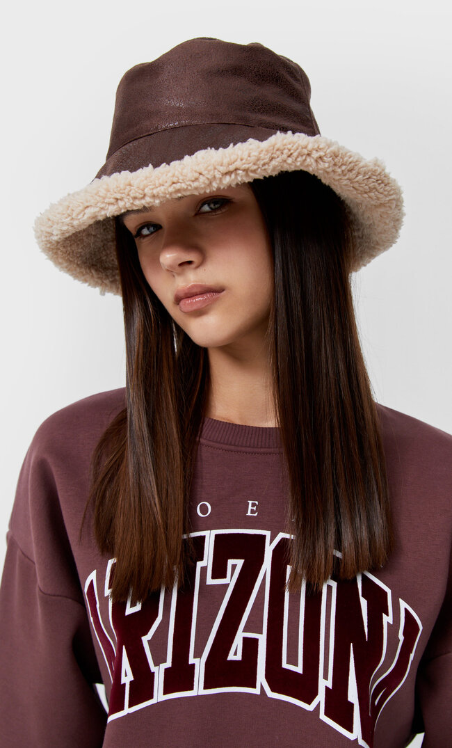 Stradivarius Bucket-Hat Aus Lammfellimitat Zum Wenden Braun 103