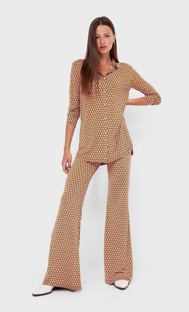 Stradivarius Pantaloni Evazați Cu Imprimeu Retro Lila S Stradivarius imagine megaplaza.ro