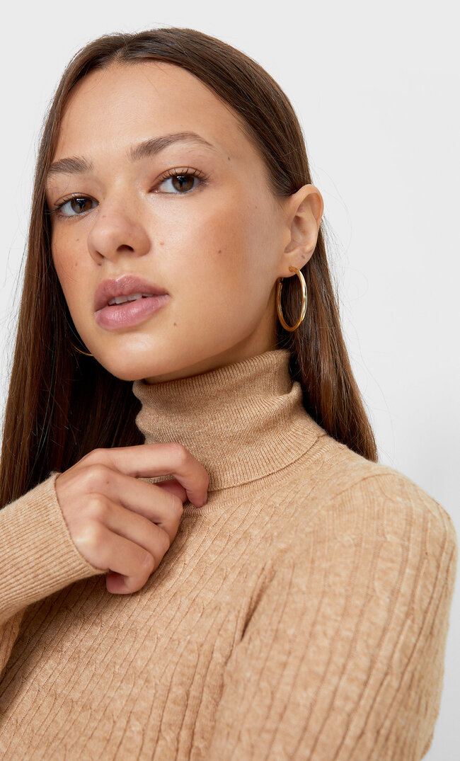 Stradivarius Sweter Z Półgolfem Jasnobeżowy Xs