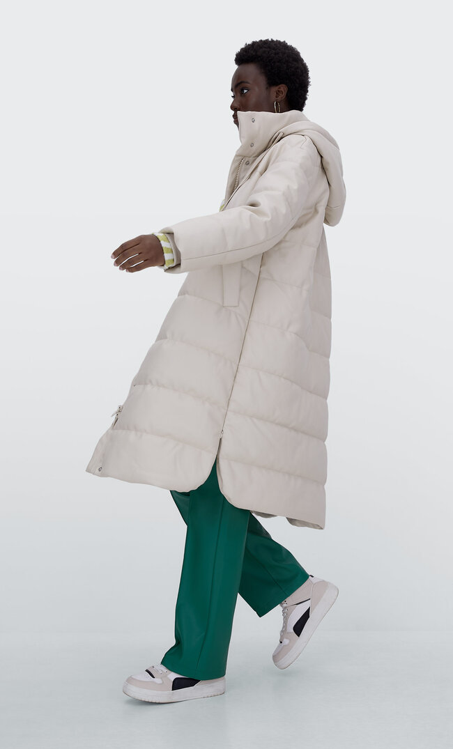 Stradivarius Langer Steppmantel Aus Kunstleder Ecru S