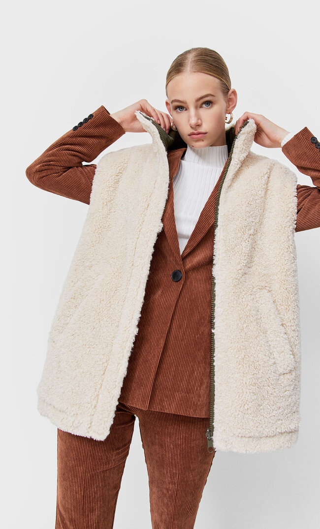 Stradivarius Dwustronna Kamizelka Ze Sztucznego Baranka Khaki Xl