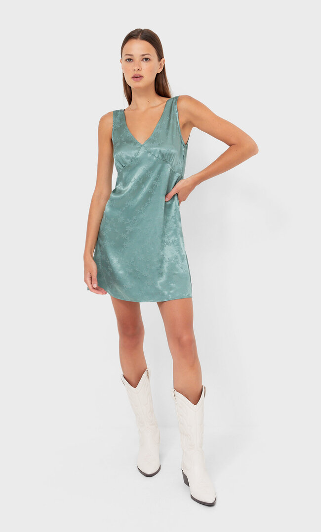 Stradivarius Kurzes Jacquard-Kleid Satiniert Khaki S