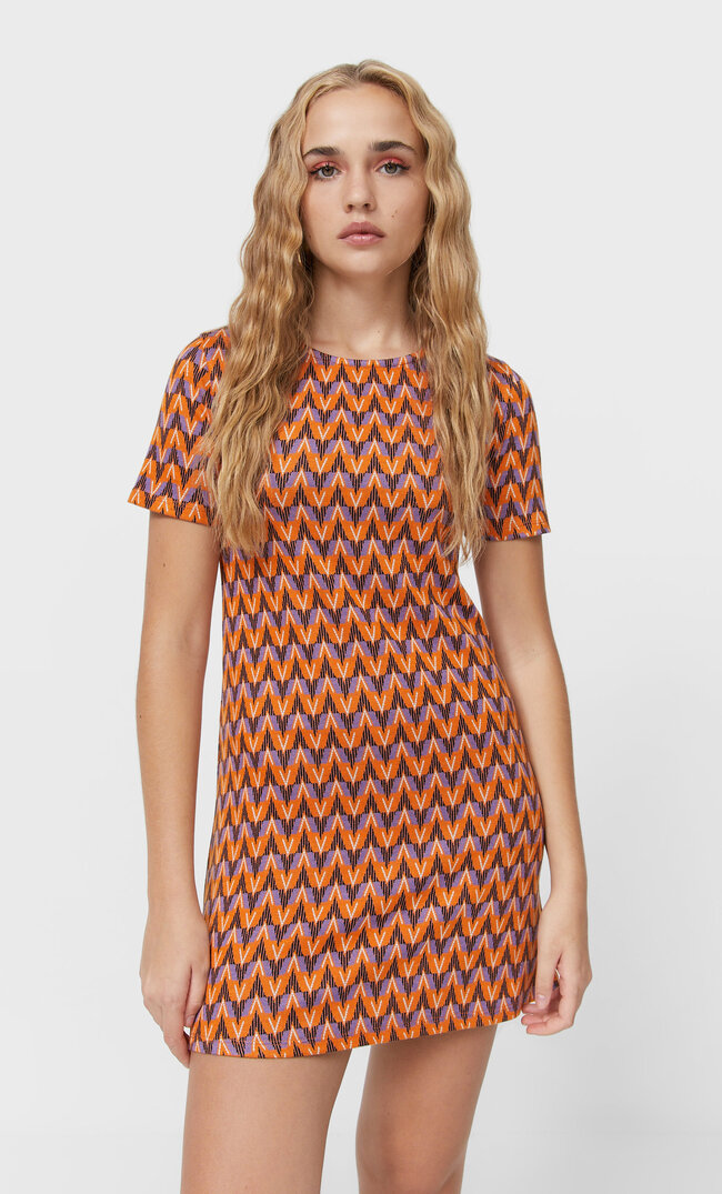 Stradivarius Jacquard-Kleid Mit Kurzen Ärmeln Purpurrot M