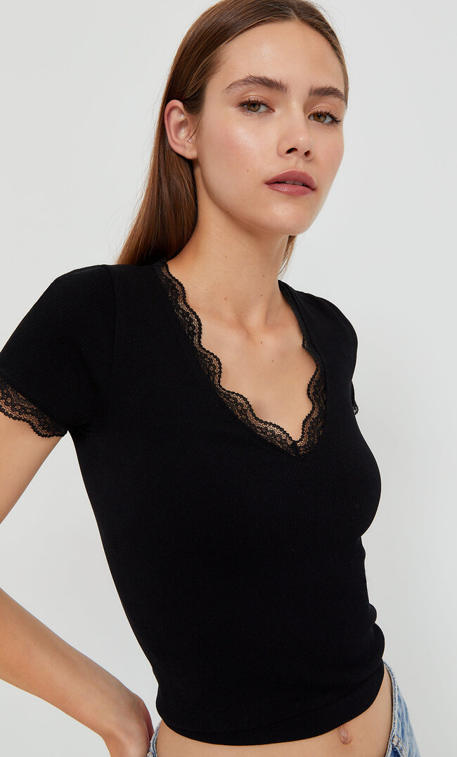 Stradivarius Nahtloses Shirt Mit Spitze Schwarz Xs