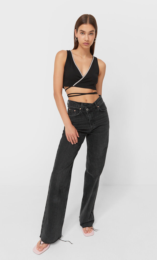 Stradivarius Kopertowy Top Z Aplikacją Z Cyrkonii Czarny Xs
