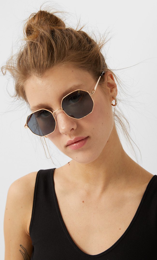 Stradivarius Metalowe Geometryczne Okulary Przeciwsłoneczne Kobieta Czarny 103
Stradivarius Metalowe Geometryczne Okulary Przeciwsłoneczne Kobieta Czarny 103