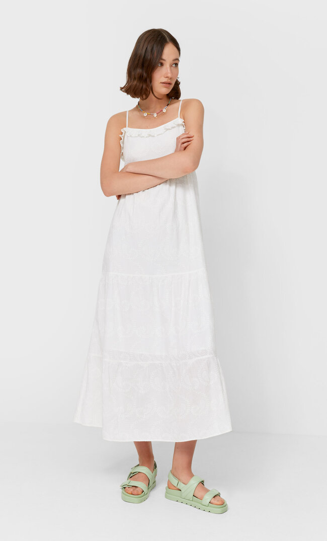 Stradivarius Besticktes Midikleid Ecru S