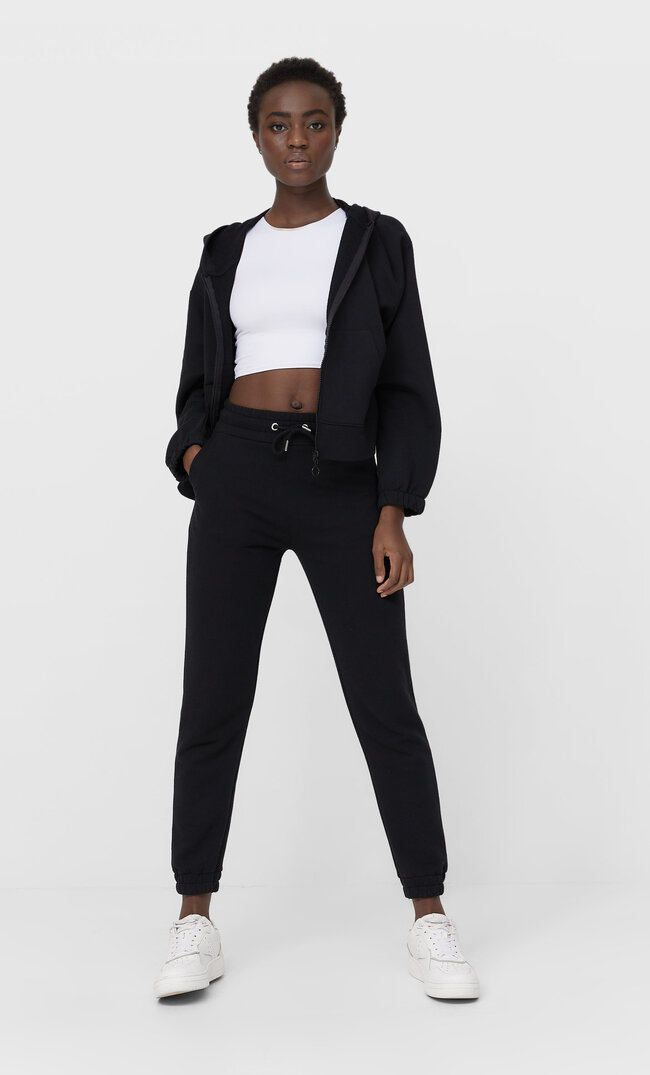 Stradivarius Komplet: Spodnie Jogger I Bluza Z Zapięciem Na Zamek Kobieta Czarny S
Stradivarius Komplet: Spodnie Jogger I Bluza Z Zapięciem Na Zamek Kobieta Czarny S