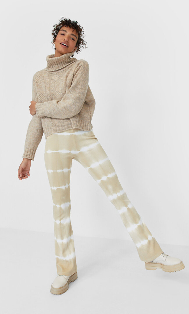 Stradivarius Krótki Sweter Z Warkoczowym Splotem Kobieta Szary Xs