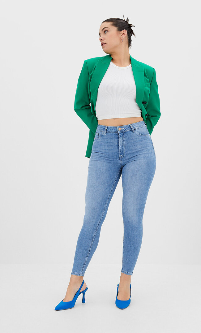 Stradivarius Jeansy Z Wysokim Stanem O Rozmiarze Ø Denimowy Średni Light Blue M
Stradivarius Jeansy Z Wysokim Stanem O Rozmiarze Ø Denimowy Średni Light Blue M