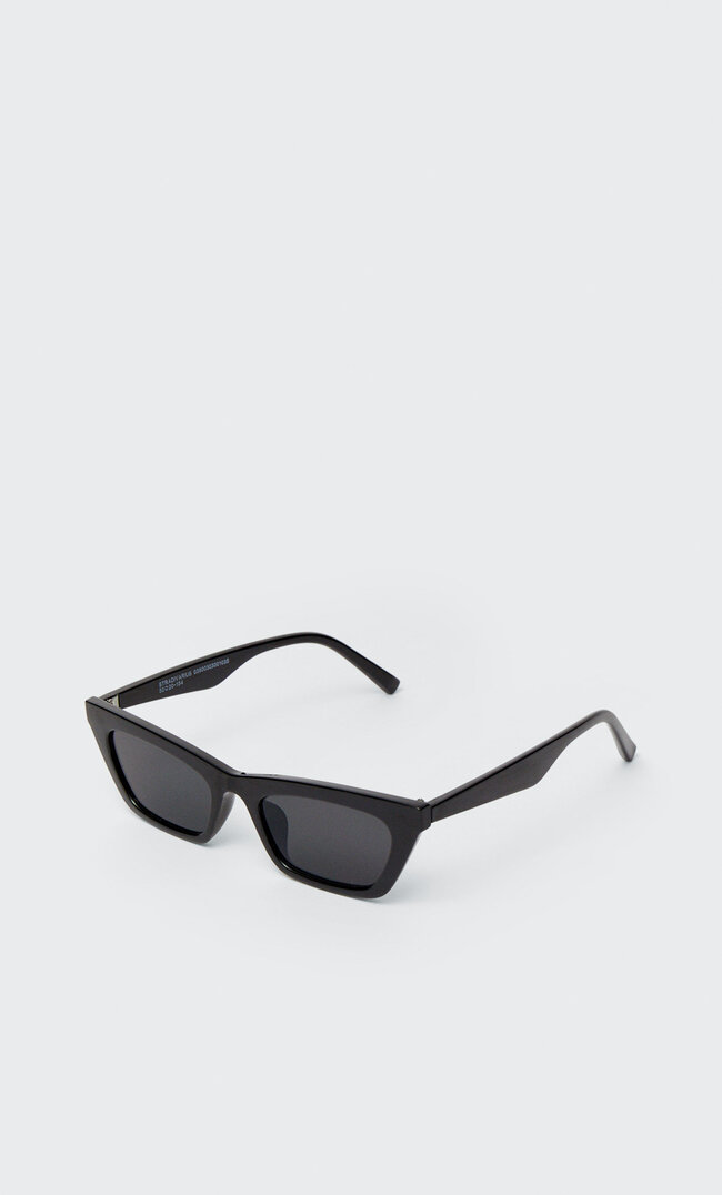 Stradivarius Rectangular Cut Eye Sunglasses Black M