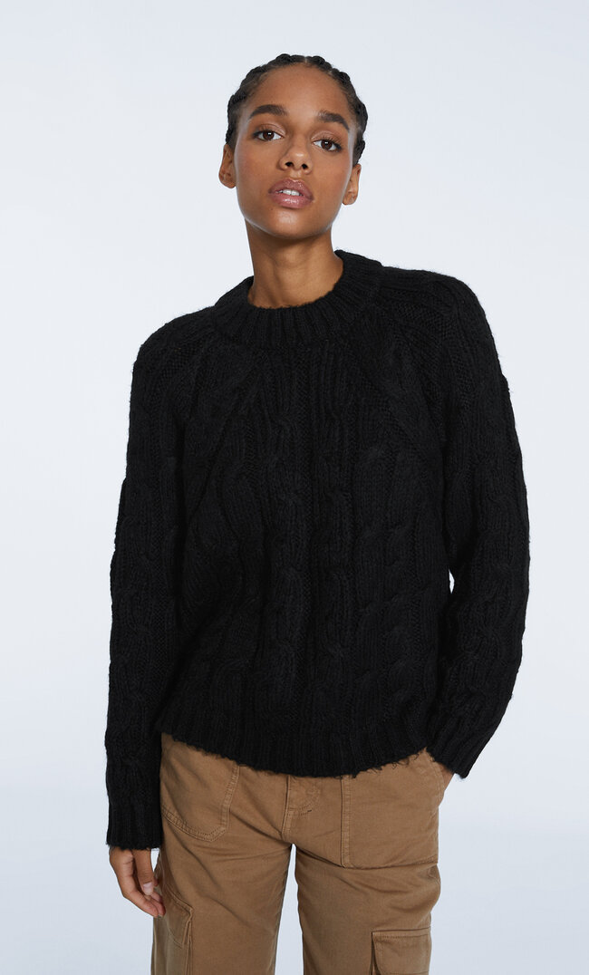 Stradivarius Sweter Z Grubym Warkoczowym Splotem Czarny L