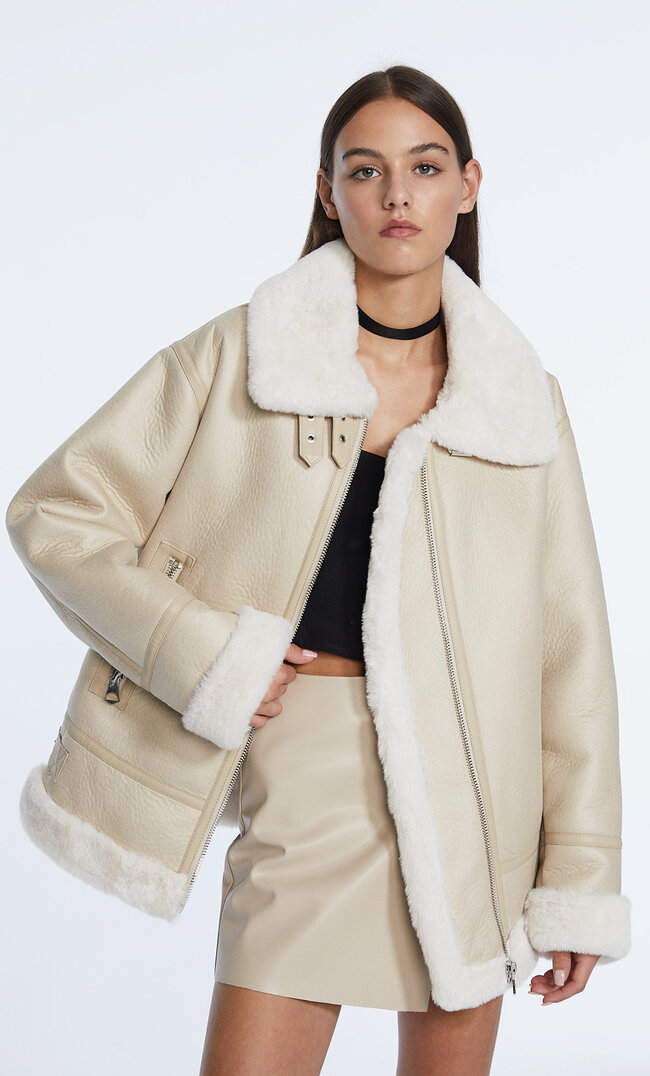 Stradivarius Doubleface-Pilotenjacke Ecru M
