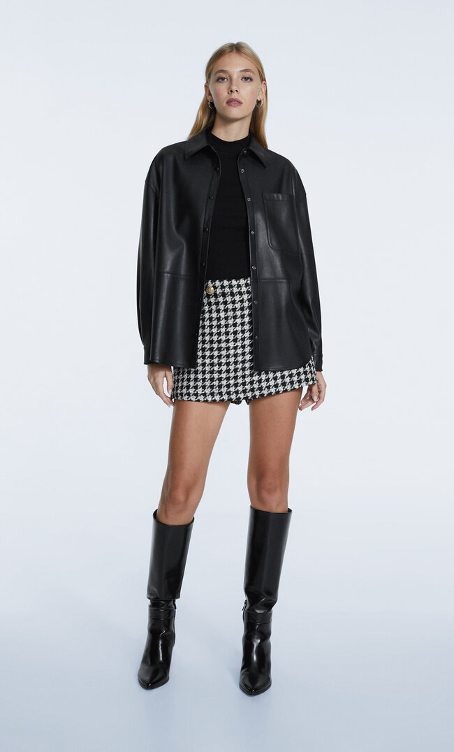 Stradivarius Oversize-Hemd Aus Kunstleder Schwarz M