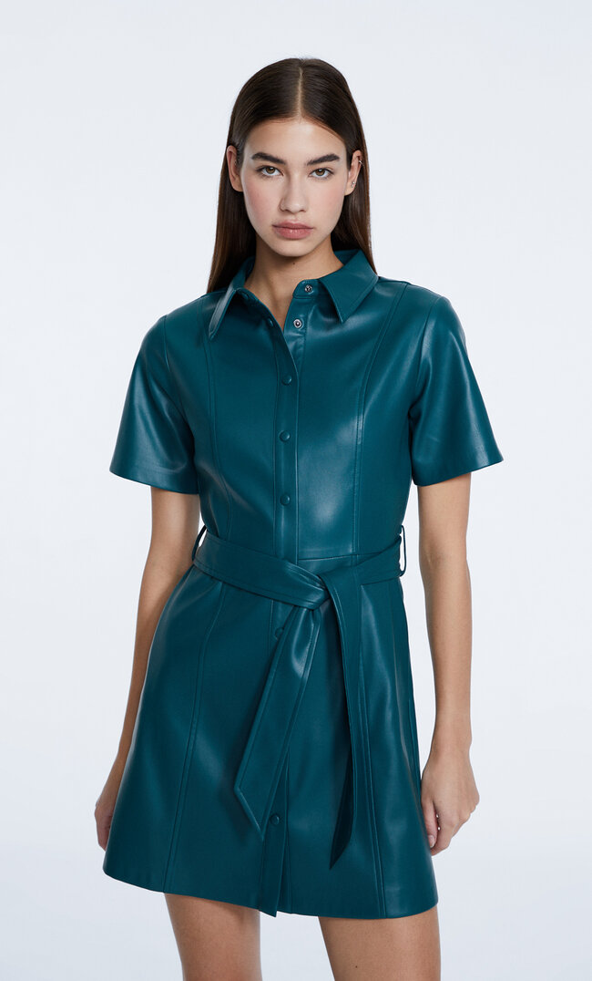 Stradivarius Kurzes Kleid Aus Kunstleder Flaschengrün Xs