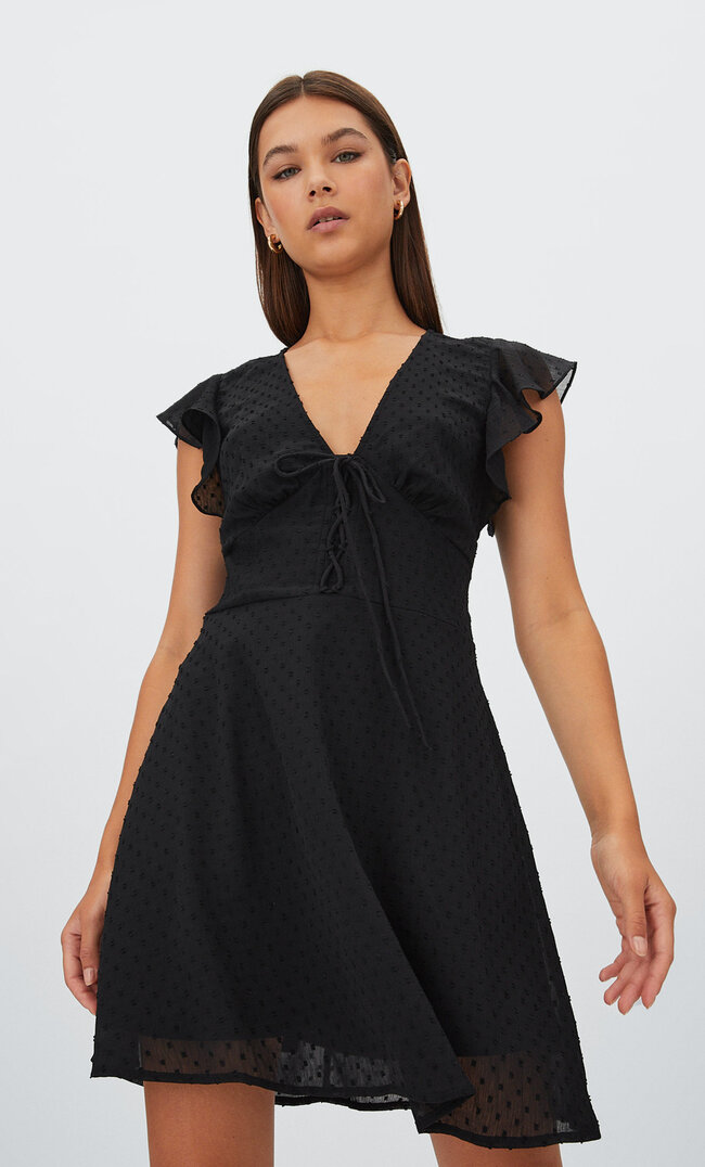 Stradivarius Kurzes Tüllkleid Mit Relief Schwarz M