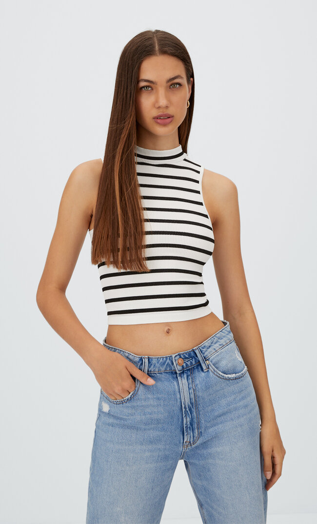 Stradivarius Nahtloses Shirt Mit Geripptem Stehkragen Schwarz Xs