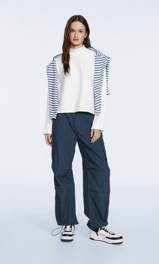 Stradivarius Krótka Mechata Bluzka Basic Z Prążkowanego Materiału Ecru Xl
Stradivarius Krótka Mechata Bluzka Basic Z Prążkowanego Materiału Ecru Xl