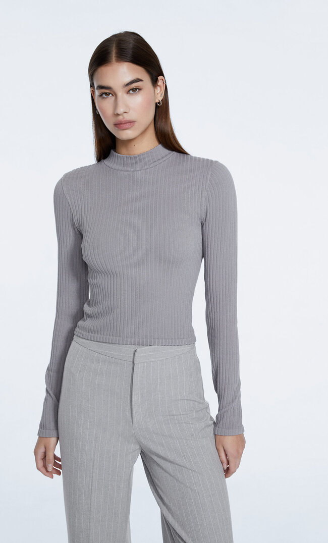 Stradivarius Nahtloses Shirt Mit Geripptem Stehkragen Und Strukturmuster Grau Xs
Stradivarius Nahtloses Shirt Mit Geripptem Stehkragen Und Strukturmuster Grau Xs