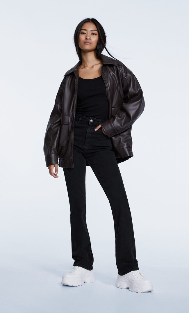 Stradivarius Straight-Leg-Jeans Im Comfort-Fit Black Denim Washed 32
Stradivarius Straight-Leg-Jeans Im Comfort-Fit Black Denim Washed 32