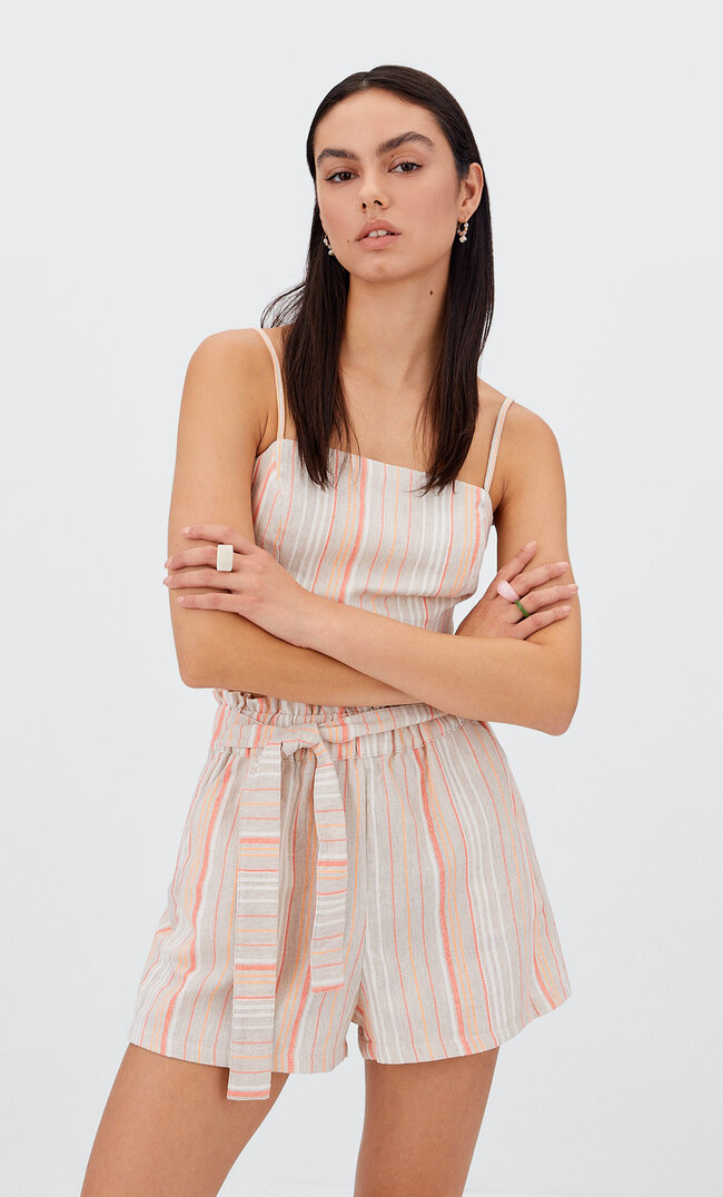 Stradivarius Gestreifte Bermudashorts Ecru M