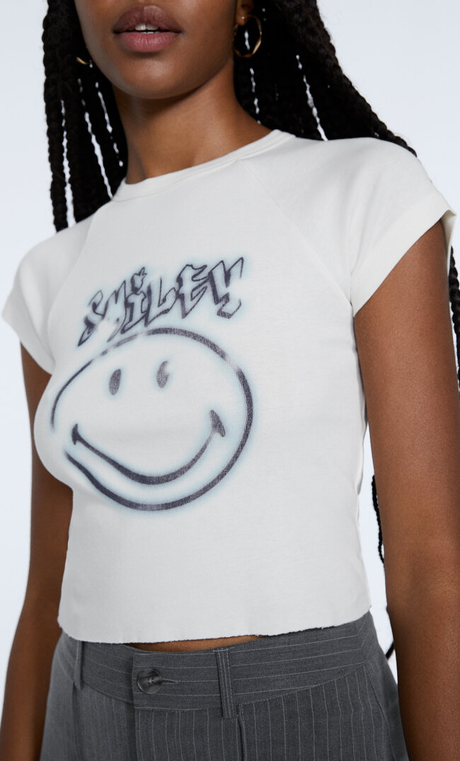 Stradivarius Smiley® Face T-Shirt Ecru M