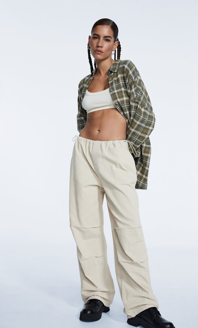 Stradivarius Cordhose Mit Patentmuster Steingrau M