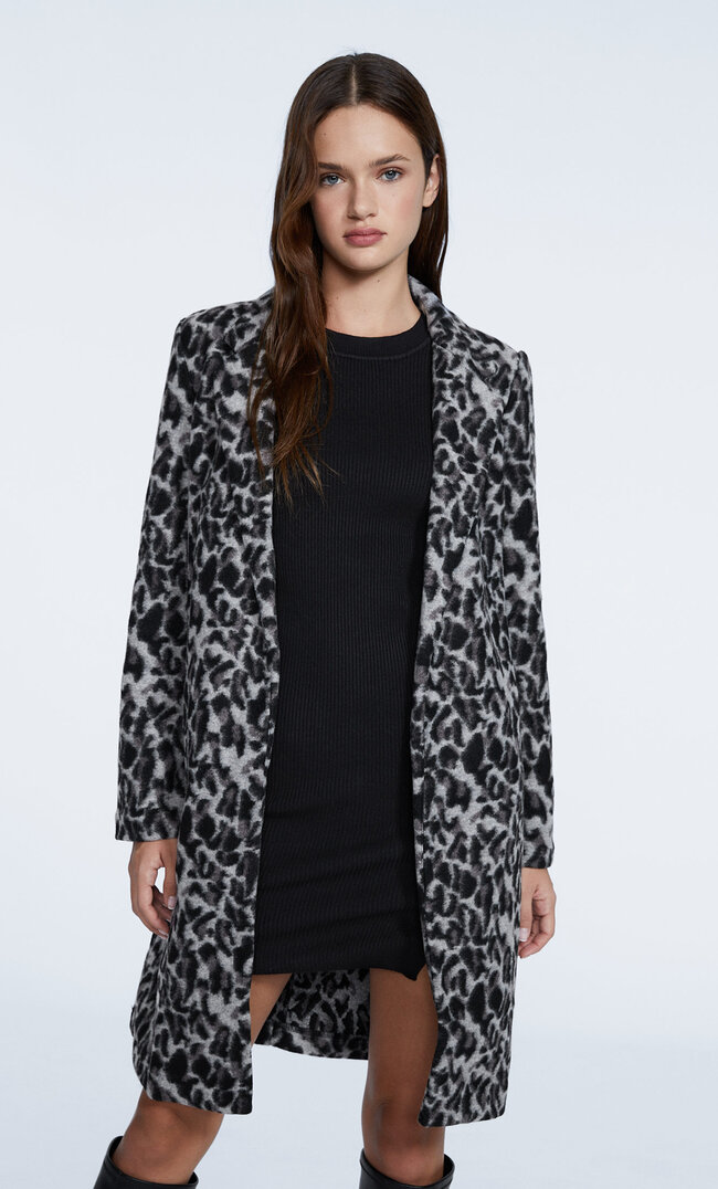 Stradivarius Aufgerauter Strickmantel Mit Animalprint Beige Xl