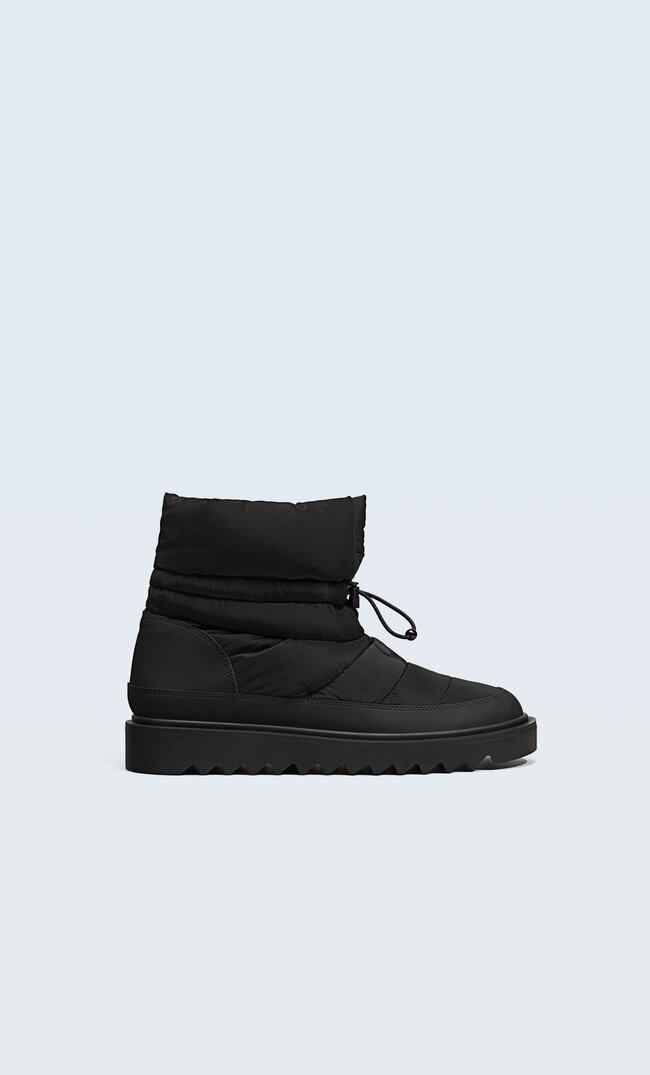 Stradivarius Quilted Flat Ankle Boots Black 6