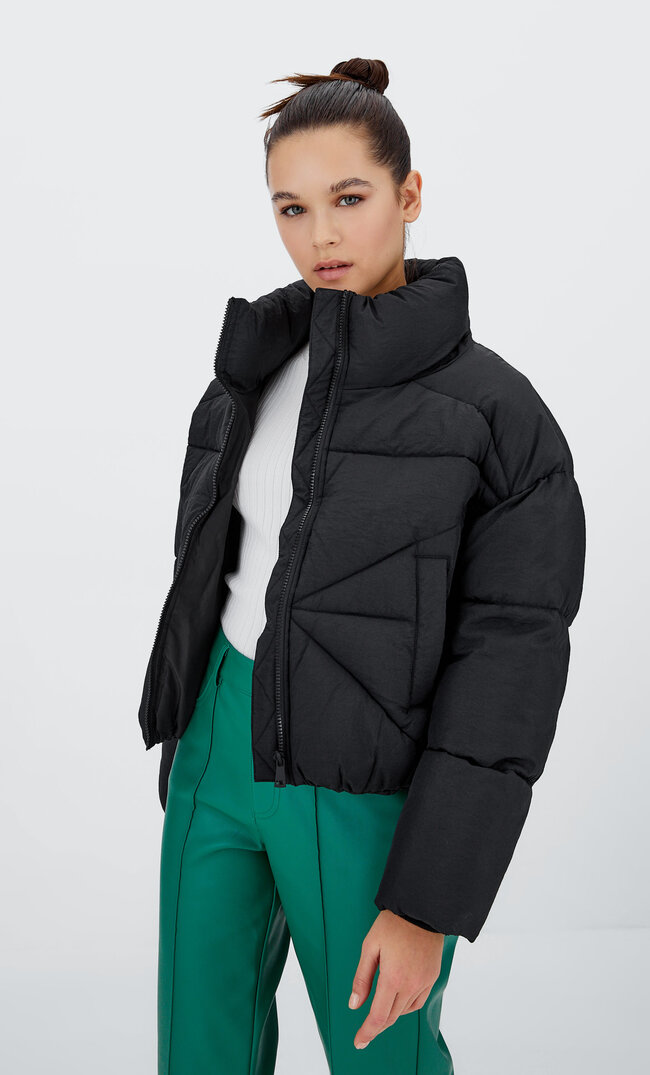 Stradivarius Puffer Jacke Cropped Schwarz L