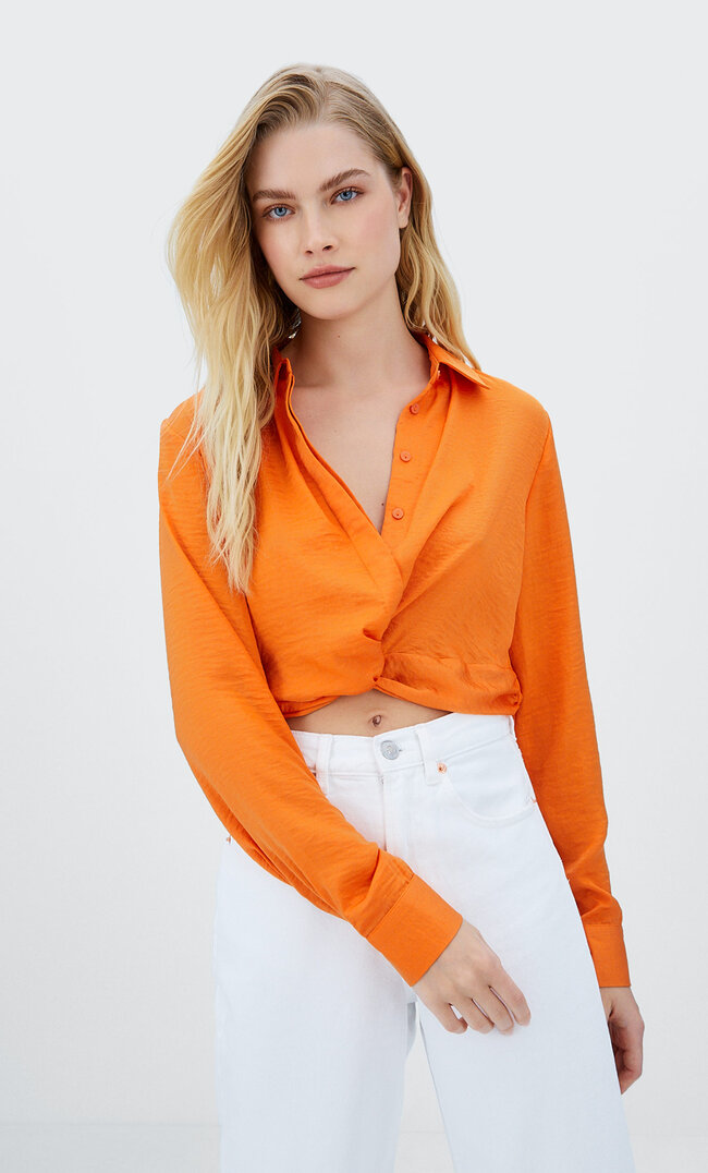 Stradivarius Satin-Hemd Mit Knoten Pfirsich M