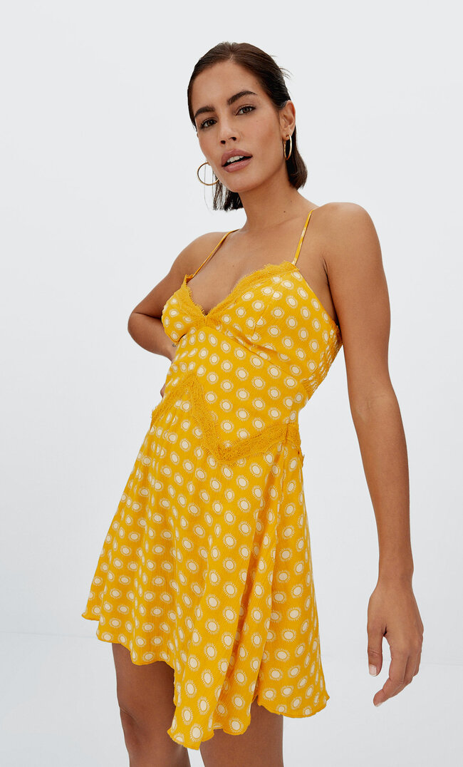 Stradivarius Trägerkleid Mit Spitze Pastellgelb M