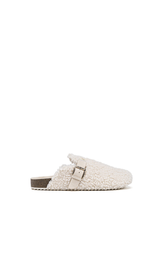 Stradivarius Faux Shearling House Clogs Ecru 4