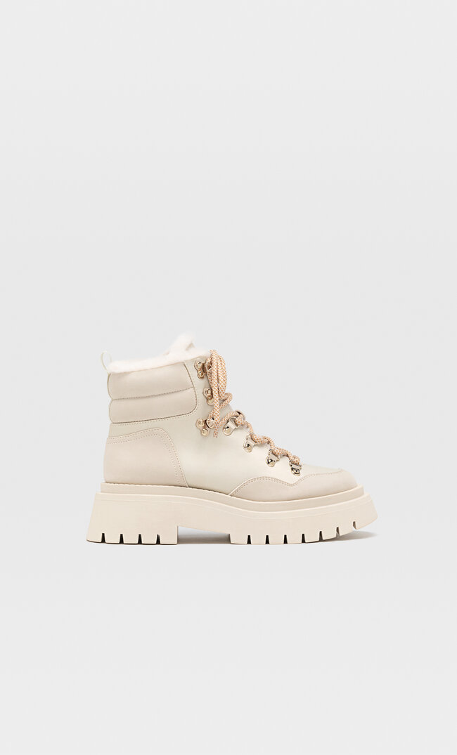 Stradivarius Mountain Boots With Fuzzy Lining Ecru 8