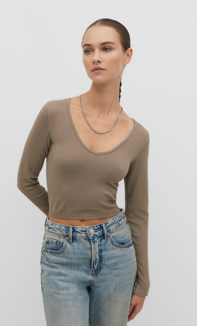 Stradivarius Nahtloses Shirt mit V-Ausschnitt Braun XS