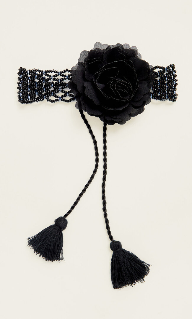 Stradivarius Choker Cu Floare Și Mărgele Negru M Choker imagine reduceri