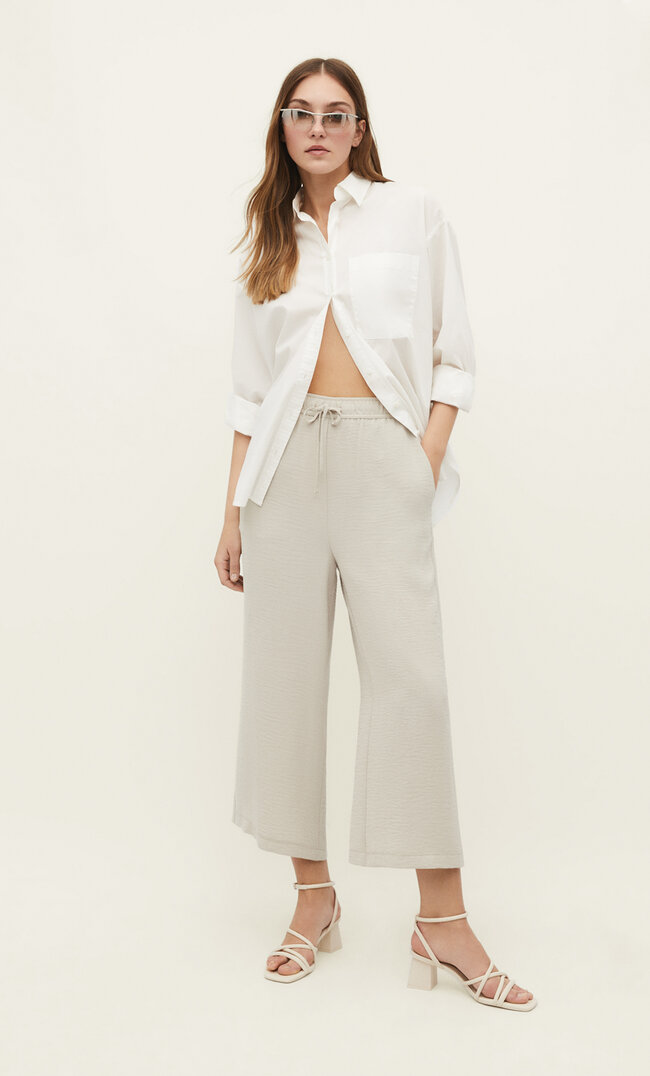 Stradivarius Fließende Culotte mit Kordel Steingrau M