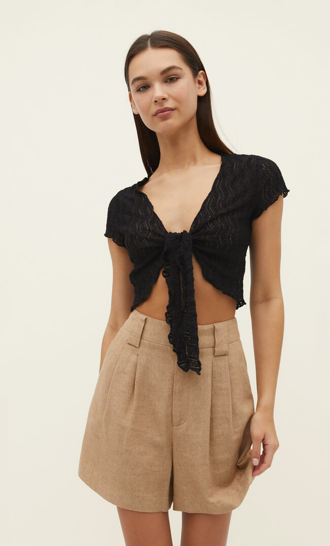 Stradivarius Bermudashorts mit Bundfalten und Leinenanteil Dunkles Gelbbraun 36
Stradivarius Bermudashorts mit Bundfalten und Leinenanteil Dunkles Gelbbraun 36