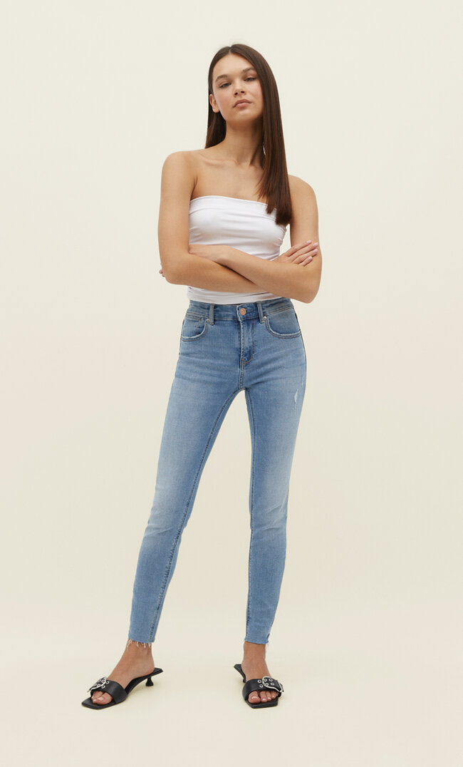 Stradivarius Jeansy skinny fit z niskim stanem Denimowy średni Light Blue 42
Stradivarius Jeansy skinny fit z niskim stanem Denimowy średni Light Blue 42